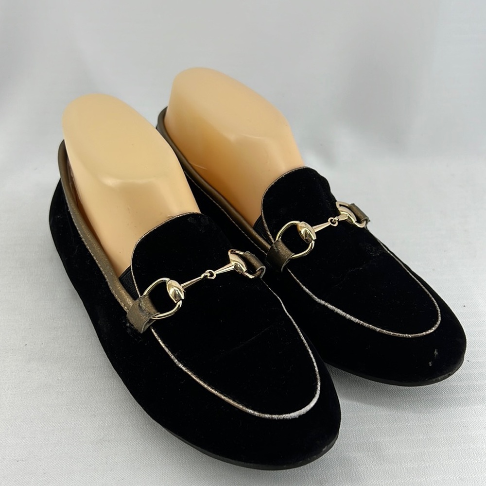 Boutaccelli Velvet Kennedy Chain Loafer